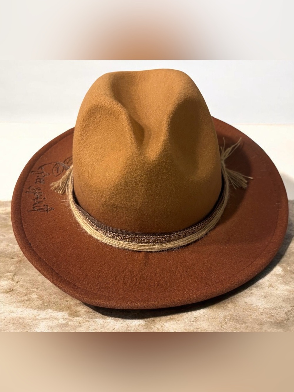 Men's Classic Brown Felt Fedora Hat - Stylish Tan and Brown Accent